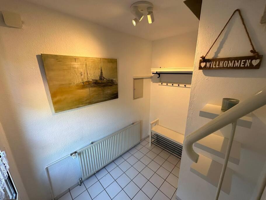 Ruhige, Kleine Ferienwohnung Schortens Bagian luar foto