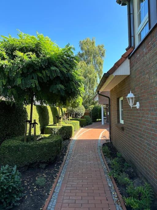 Ruhige, Kleine Ferienwohnung Schortens Bagian luar foto