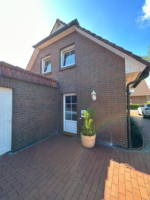 Ruhige, Kleine Ferienwohnung Schortens Bagian luar foto